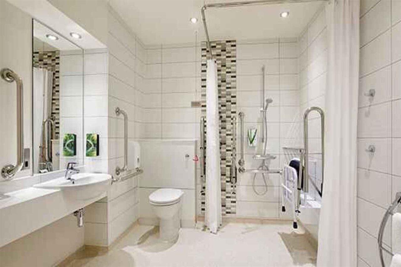 Premier Inn Premier Inn سافرون والدن المظهر الخارجي الصورة